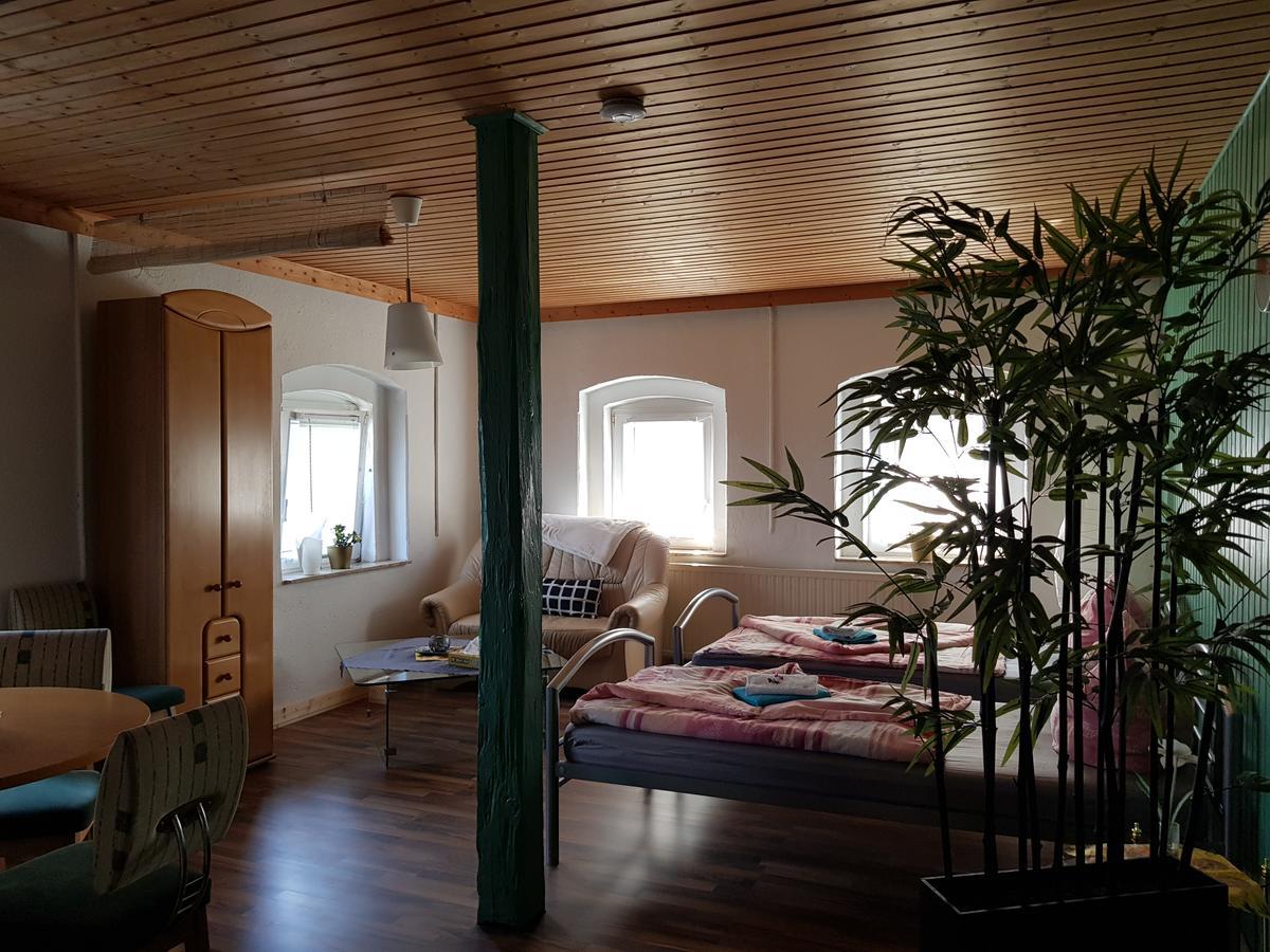 Haus Am Sachsenring Appartement Hohenstein-Ernstthal Buitenkant foto